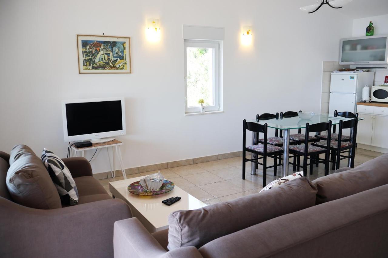 Apartman Klara Lumbarda Exterior foto